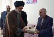 دیدار نماینده ولی فقیه در بنیاد شهید با خانواده شهدا جنگ رمضان در اصفهان