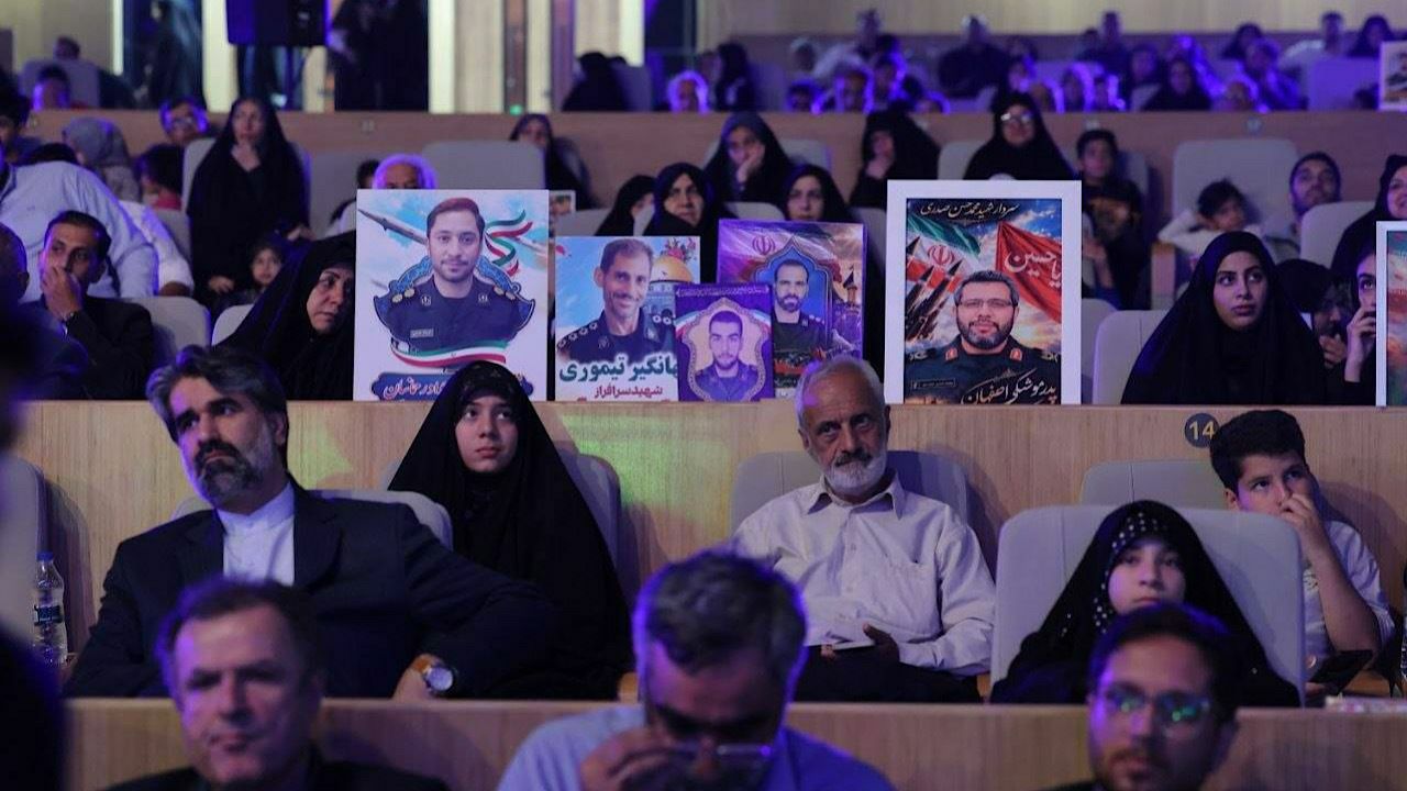 چراغ نوزدهمین جشنواره بینالمللی فیلم مقاومت در اصفهان روشن شد